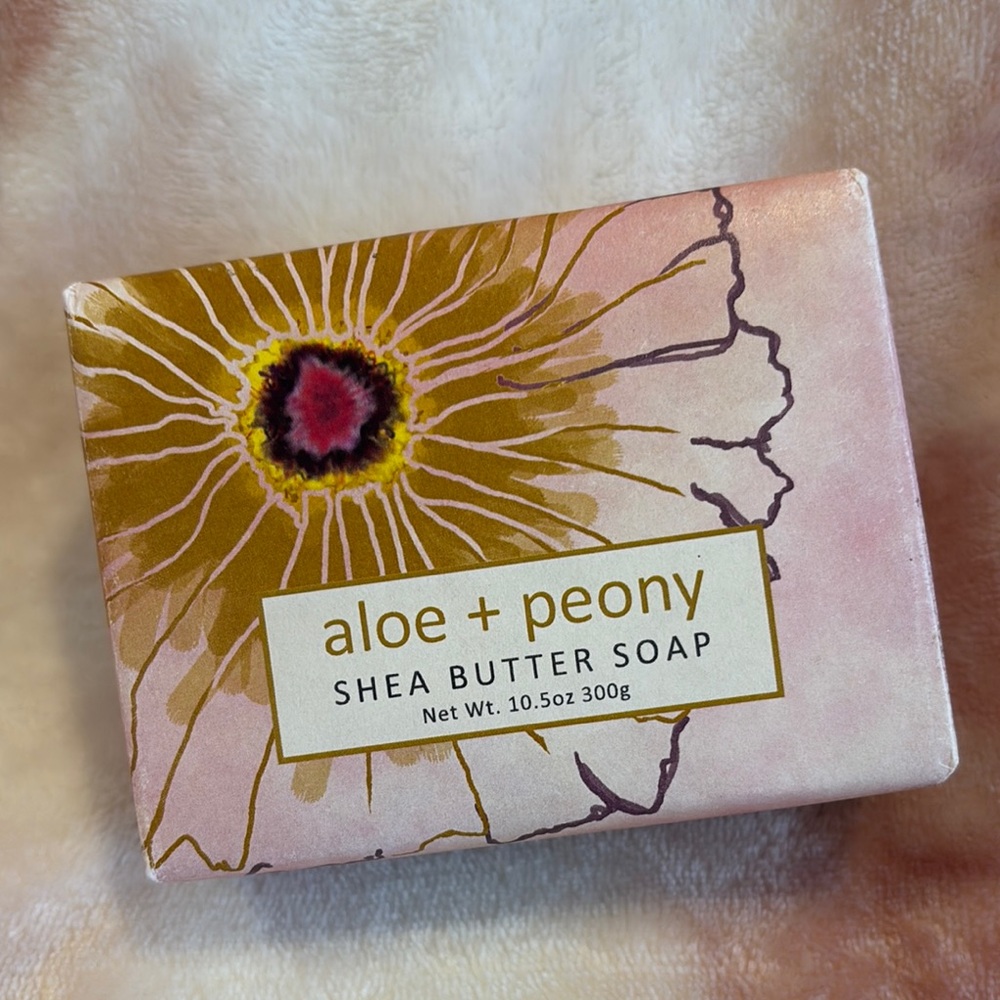 Greenwich Bay Trading Co. Scented Aloe & Peony Hand Soap xl 10.5 oz Bar NWT